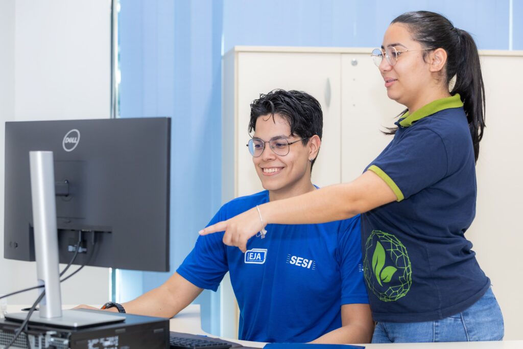 Seleções oferecem vagas de estágio para mais de 30 cursos com bolsas de até R$ 1,3 mil